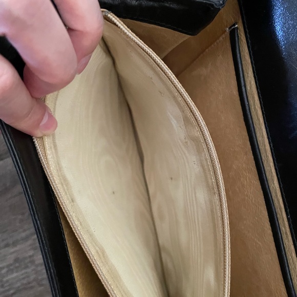 Vintage Gucci shoulder bag leather with gold hardware - Picture 7 of 16